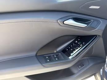 SUV qu Tech+ AHK PANO MATRIX B&amp;O HuD