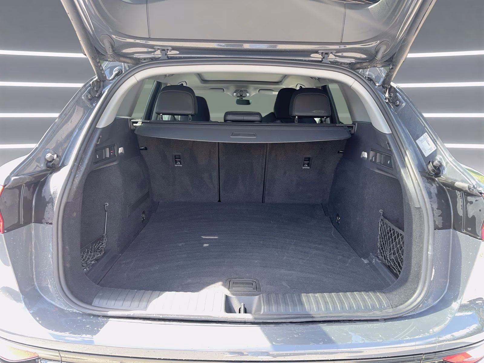SUV qu Tech+ AHK PANO MATRIX B&amp;O HuD
