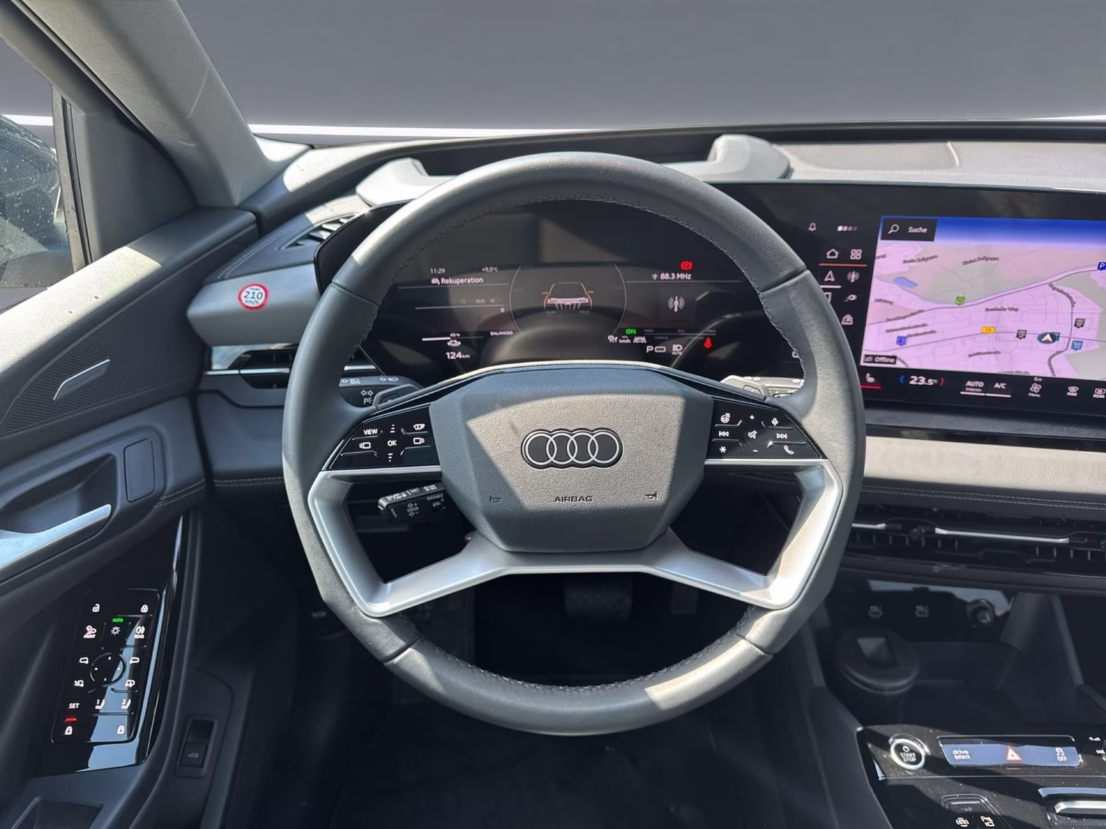 SUV qu Tech+ AHK PANO MATRIX B&amp;O HuD