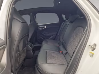 Limousine e-hybrid qu Tech pro AHK PANO 360°