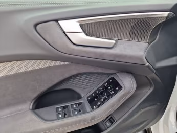 Limousine e-hybrid qu Tech pro AHK PANO 360°