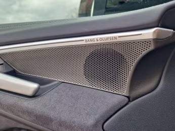 Limousine e-hybrid qu Tech pro AHK PANO 360°