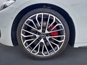 Limousine e-hybrid qu Tech pro AHK PANO 360°