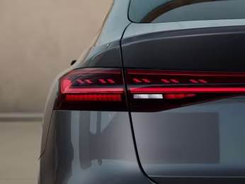 Sportback e-tron edition one Tech pro AHK 21"