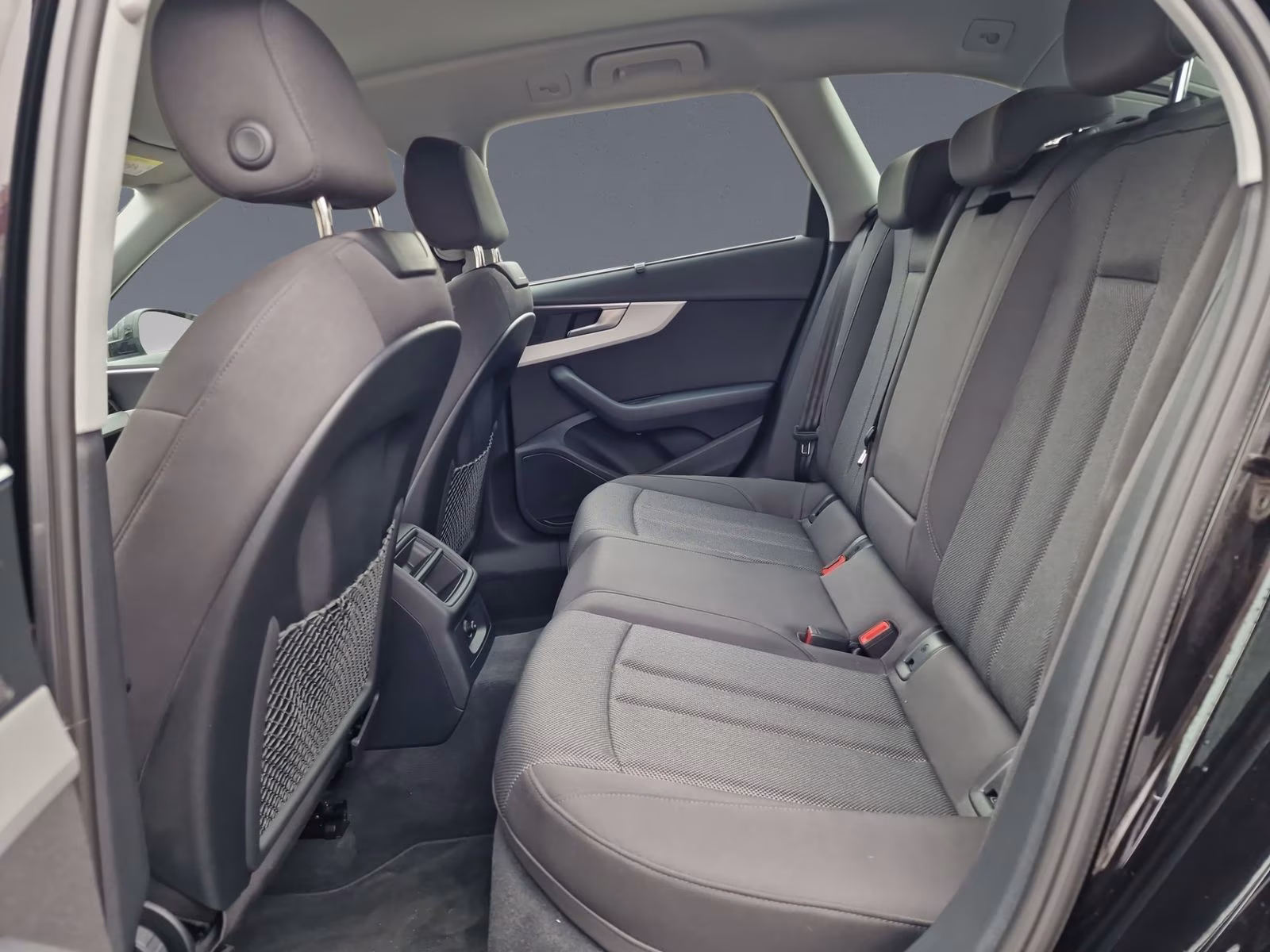 Avant 35 TDI S tronic KAMERA PDC+ SHZ NAVI+