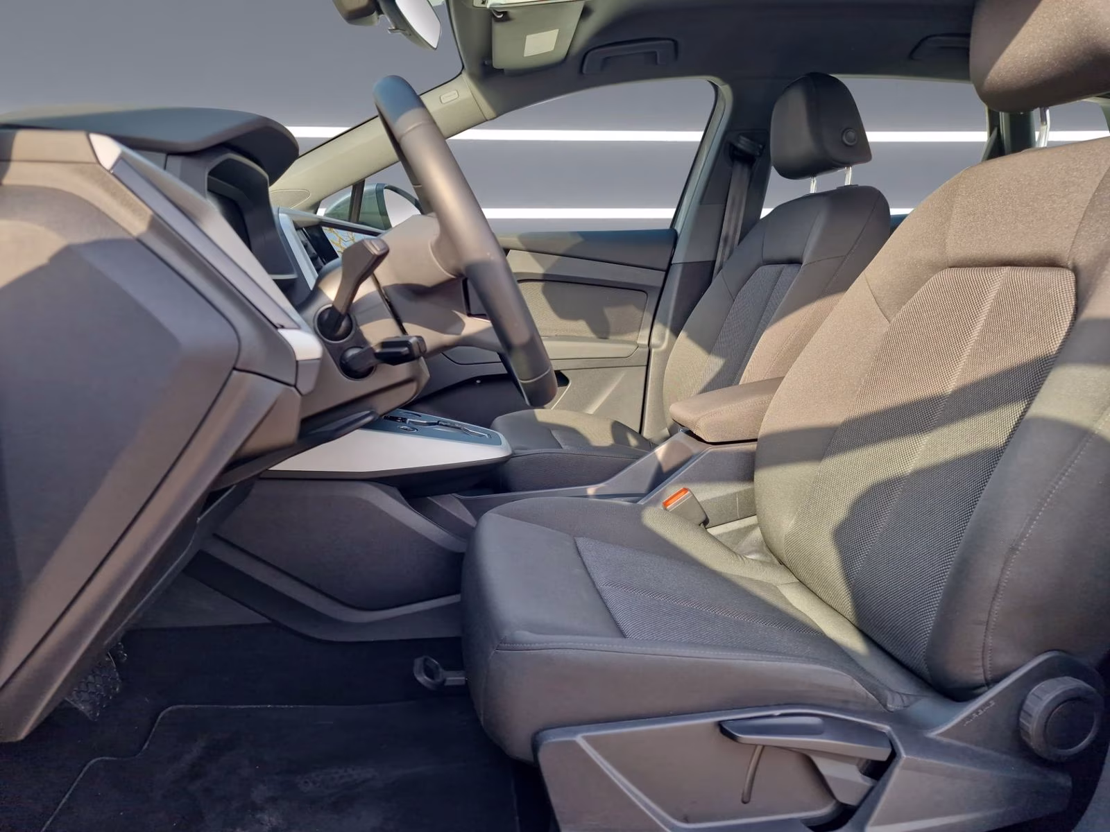 40 AHK NAVI+ LED SHZ Virtual STHZG 19"