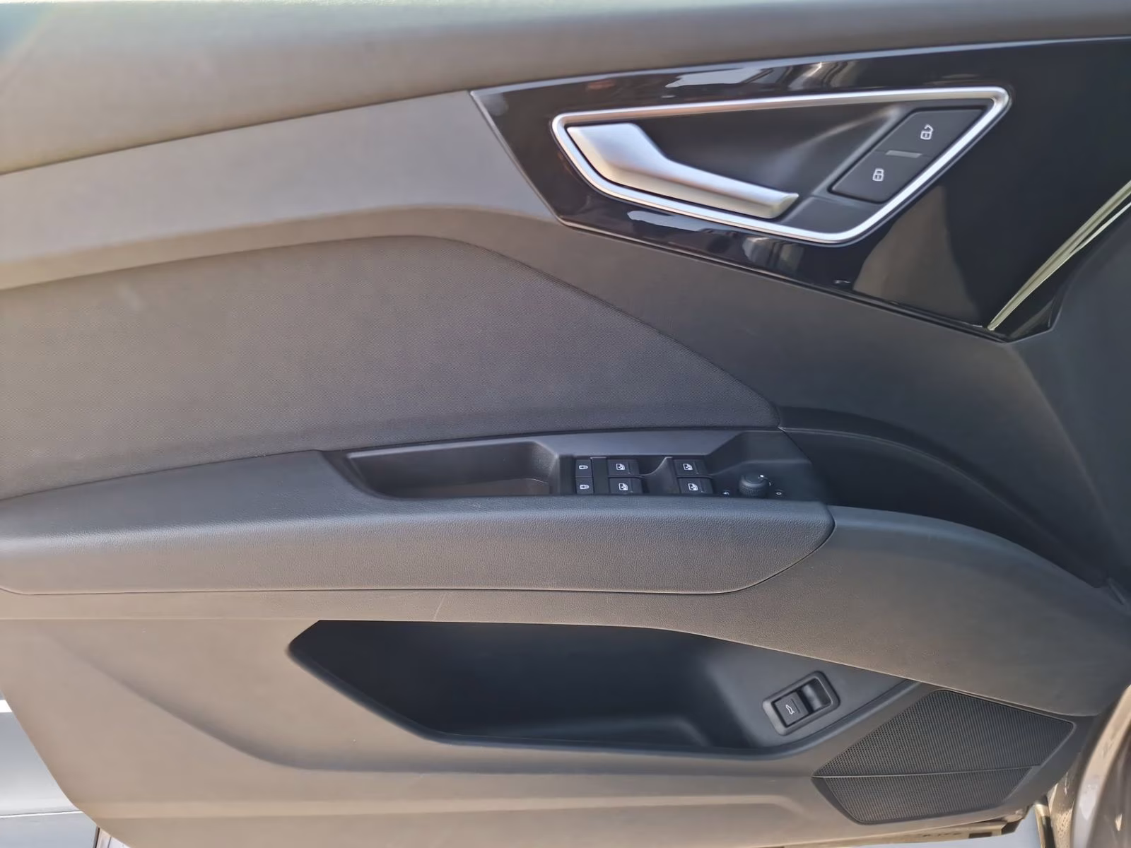 40 AHK NAVI+ LED SHZ Virtual STHZG 19"