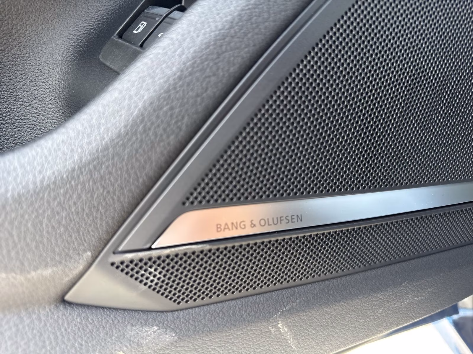 Avant 55 TFSI e qu S line AHK Massage B&amp;O 21"
