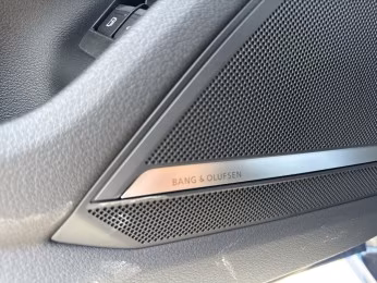 Avant 55 TFSI e qu S line AHK Massage B&amp;O 21"