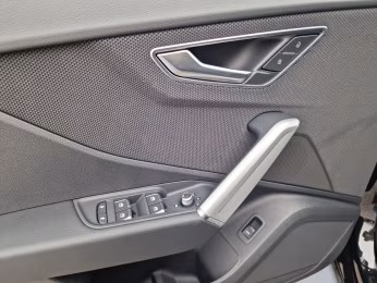 Audi Q2 35 TFSI S line AHK MATRIX KAMERA PDC+ SHZ 17"