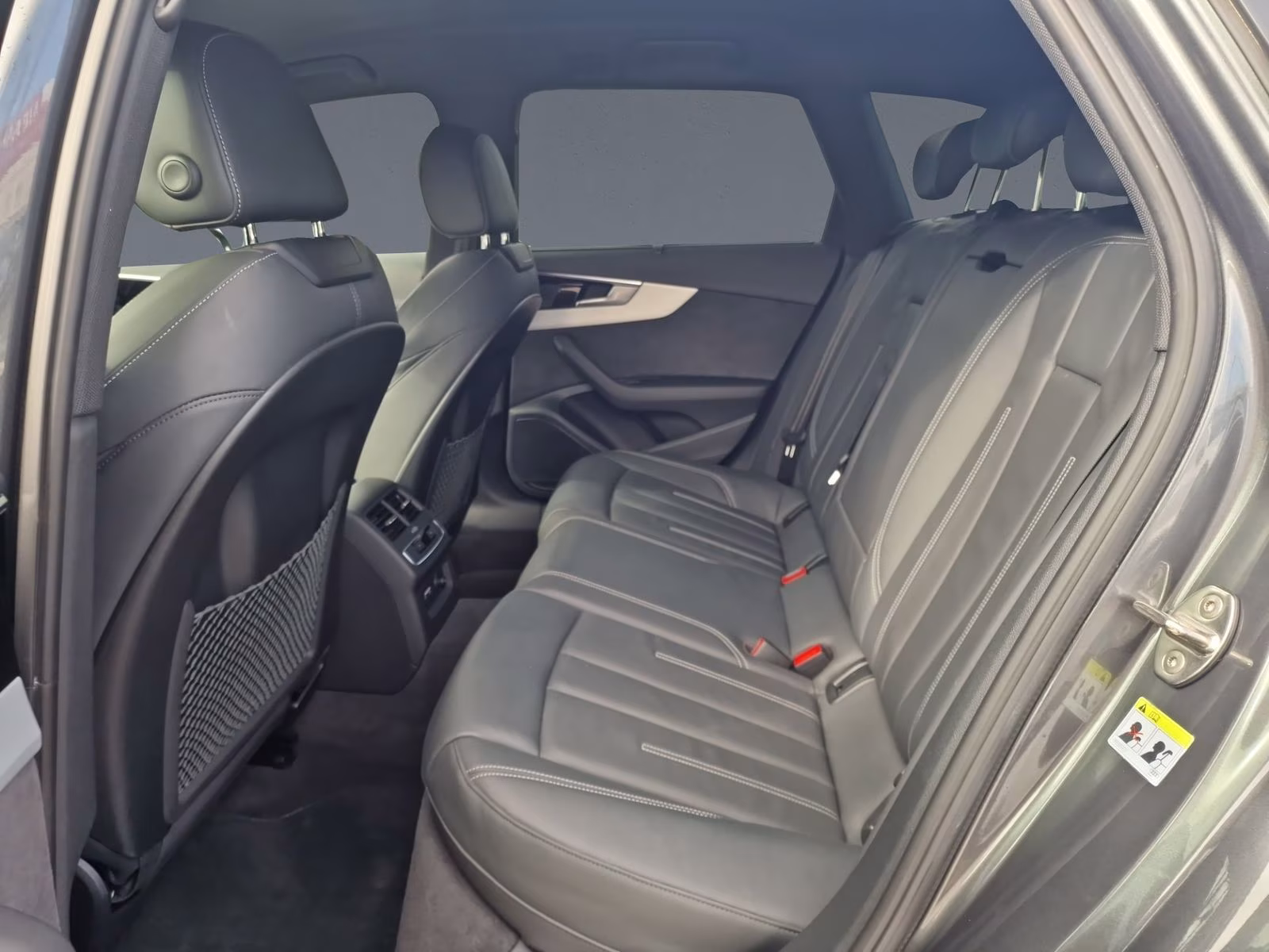 Avant 50 TDI qu S line competition MATRIX AHK