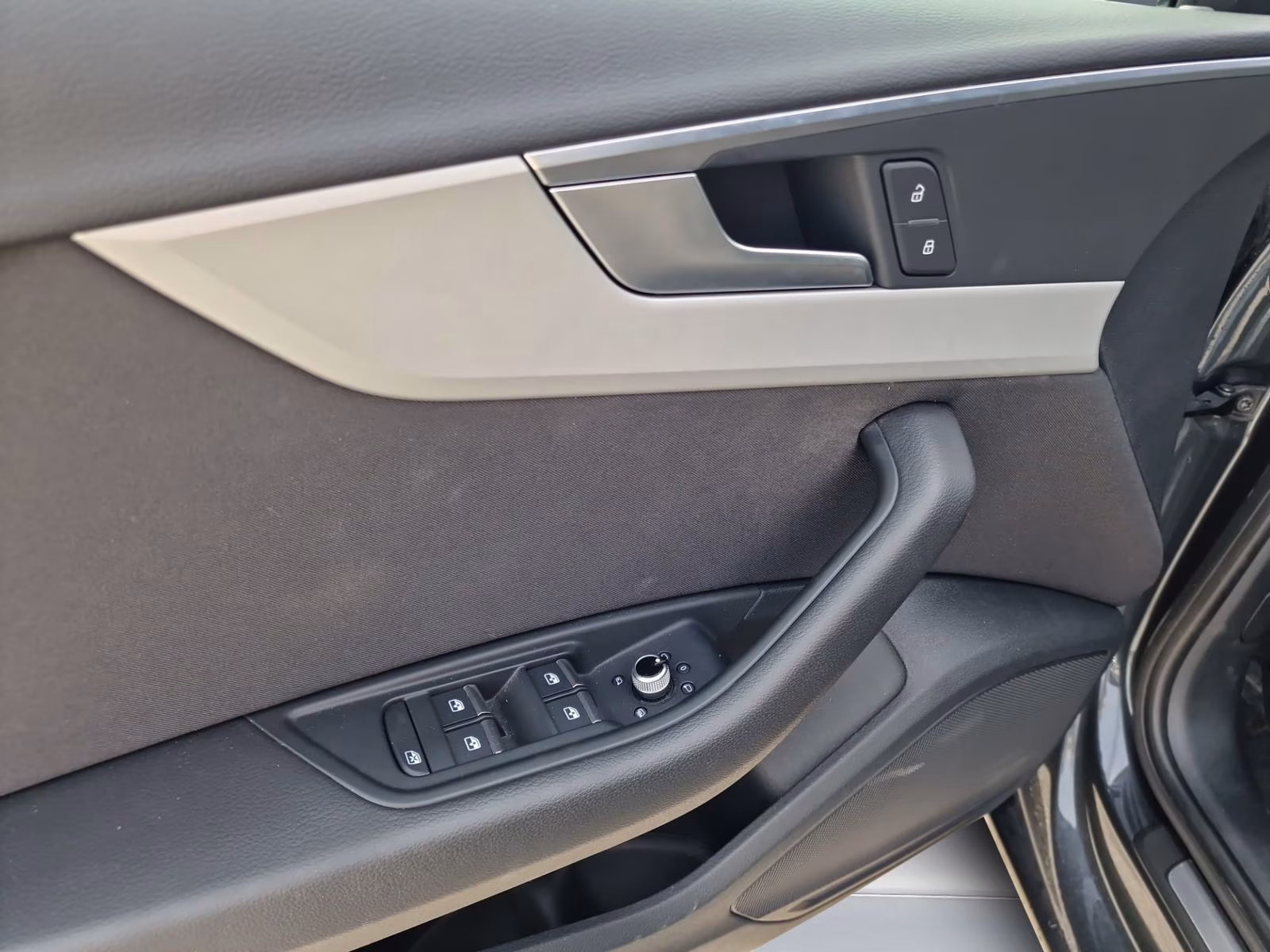 Avant 30 TDI AHK VIRTUAL+ LED SHZ NAVI PDC+