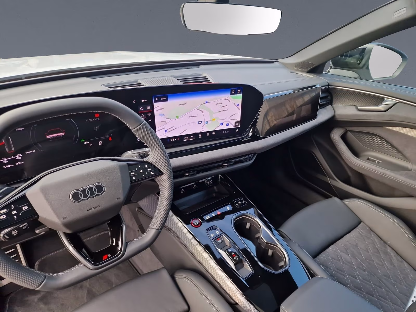 Avant e-hybrid qu edition one Tech+ PANO AHK