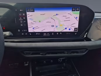 Avant e-hybrid qu edition one Tech+ PANO AHK