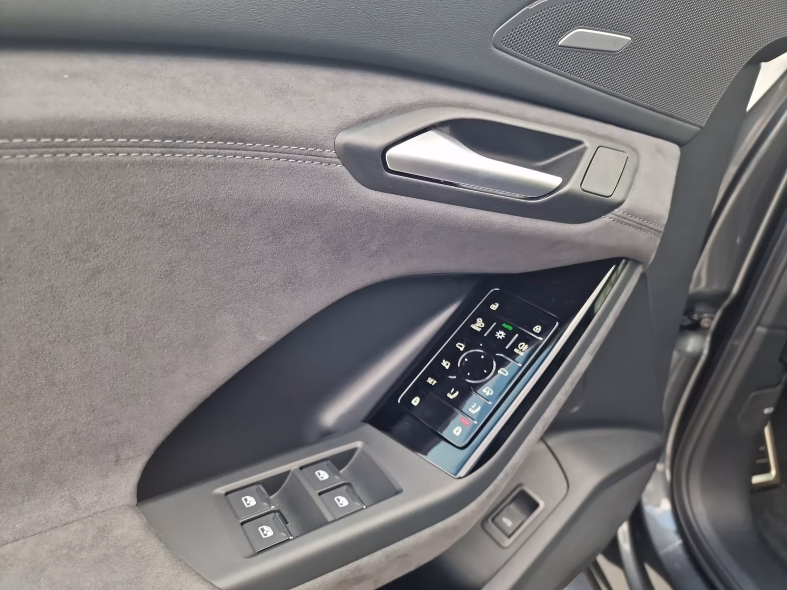 Q6 Sportback e-tron qu S line Tech+ MATRIX AHK
