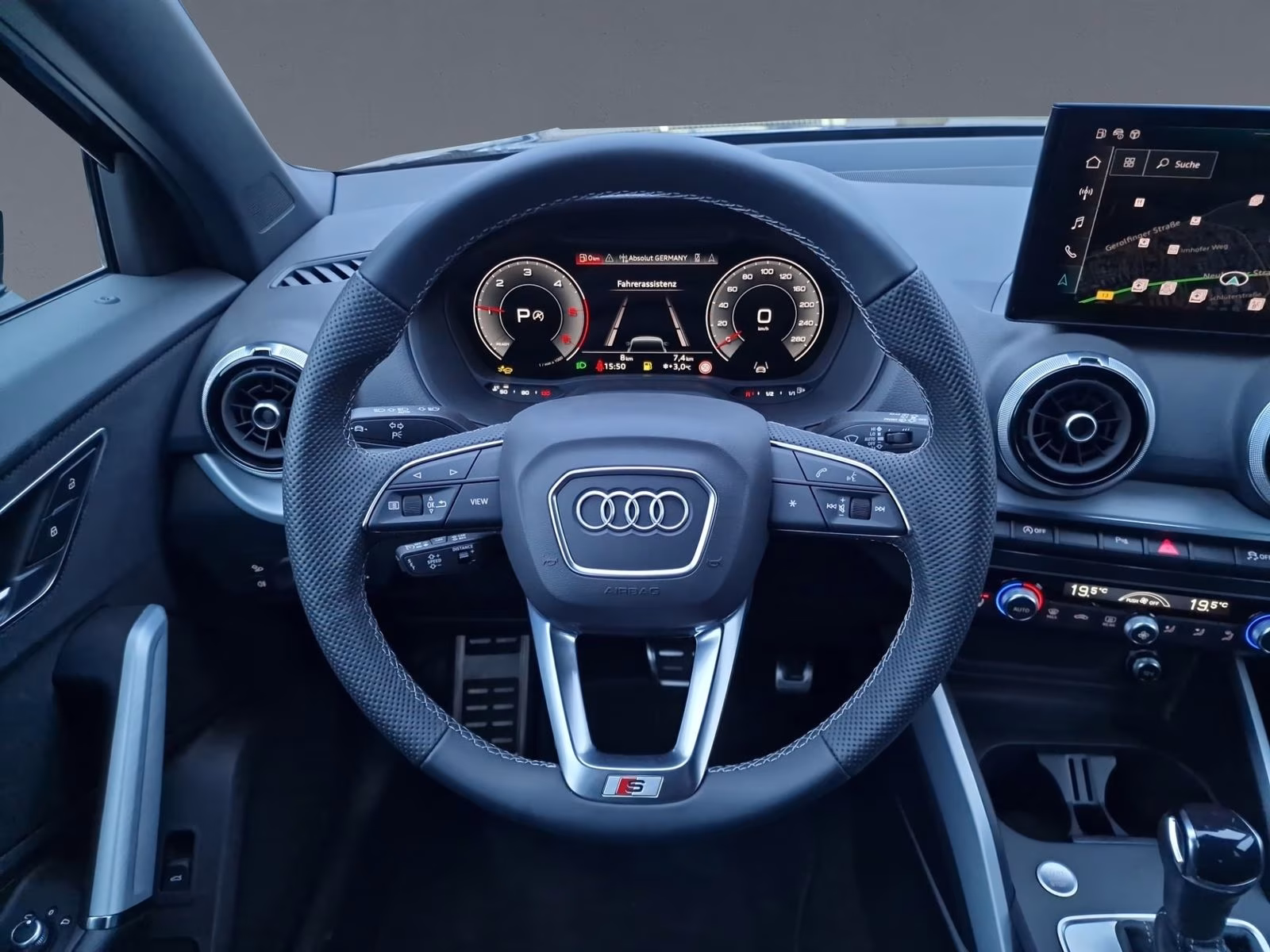 Audi Q2 35 TDI S line MATRIX KAMERA AHK ACC SHZ 18"