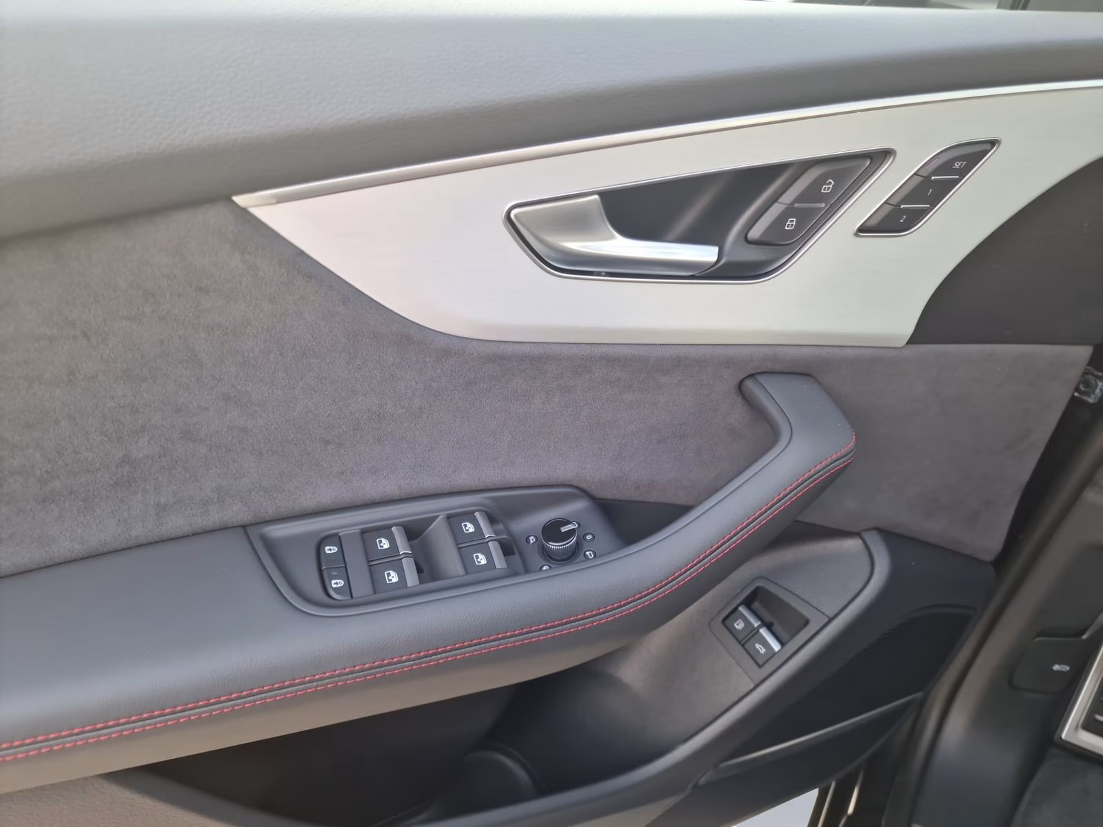 Audi Q8 TFSI e qu S line Laser Pano Luft AHK MASSAGE