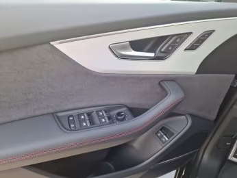 Audi Q8 TFSI e qu S line Laser Pano Luft AHK MASSAGE