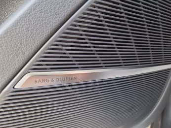 Audi Q8 TFSI e qu S line Laser Pano Luft AHK MASSAGE
