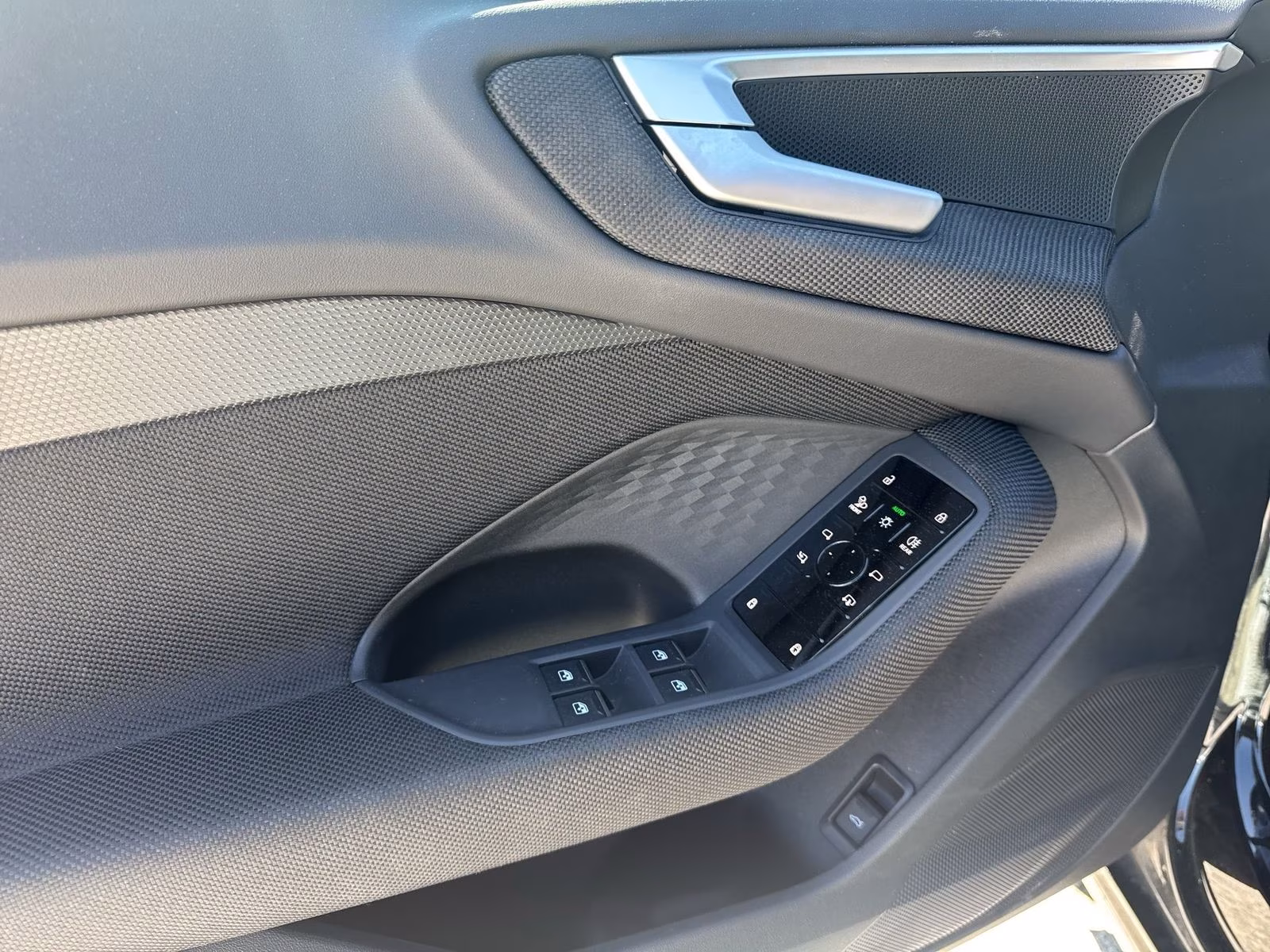 Avant TDI Tech LED+ STHZG Kamera PDC+ ACC 17"