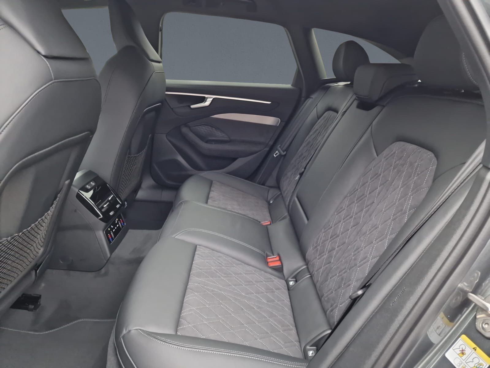 Audi A6 Avant TDI edition one qu Tech+ MATRIX 360°