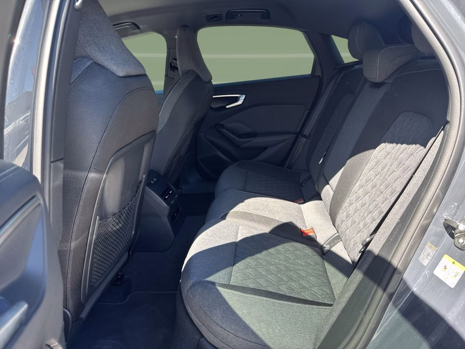 Limousine e-hybrid qu edition one Tech+ AHK