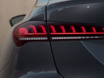 Limousine e-hybrid qu edition one Tech+ AHK