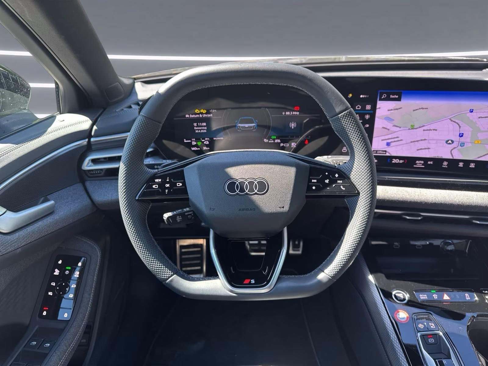 Limousine e-hybrid qu edition one Tech+ AHK
