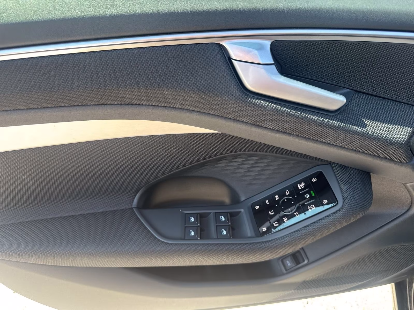 Audi A6 Avant TDI qu Tech+ MATRIX Pano AHK 360° ACC