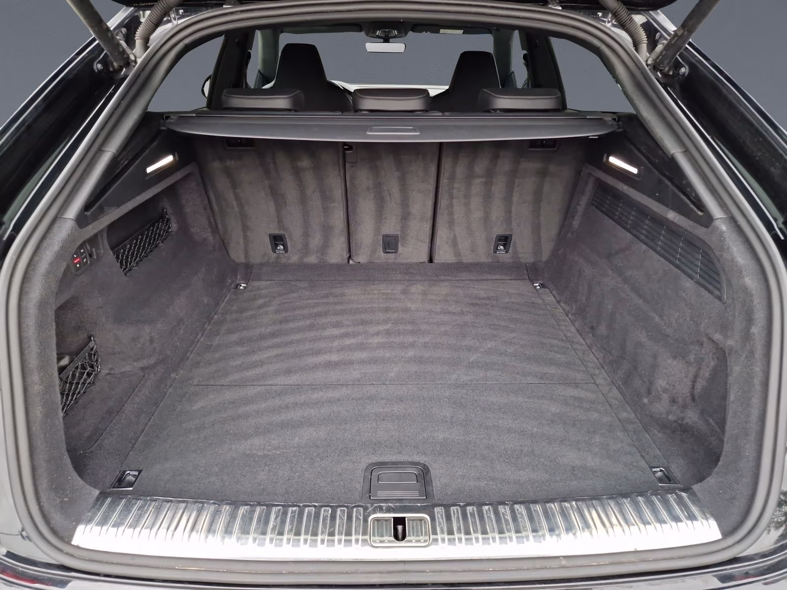 Audi SQ8 TFSI qu Luft HD-MATRIX AHK Pano HuD S-Sitze