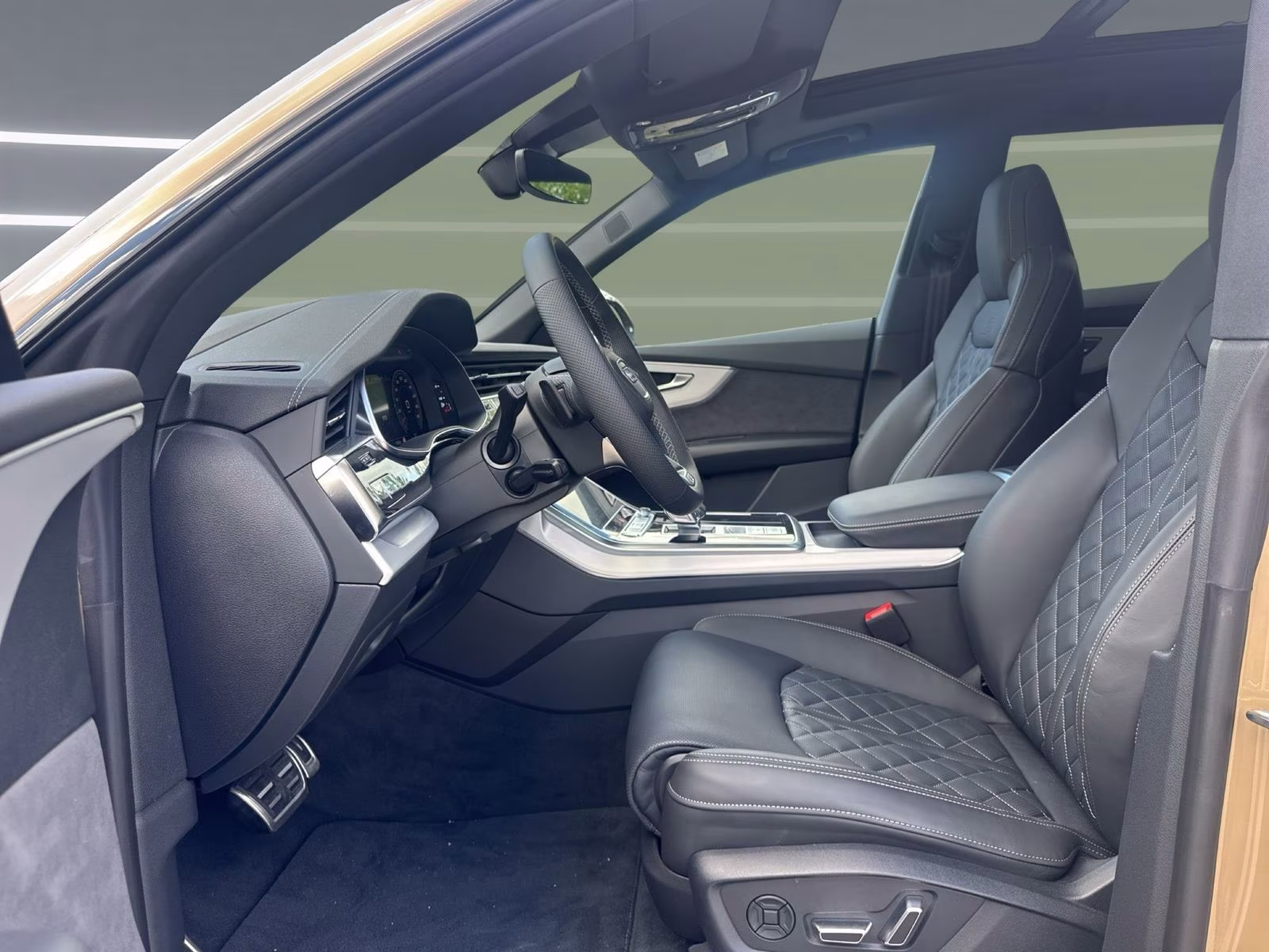 Audi Q8 TDI qu S line LASER Luft Pano AHK Allradlenk