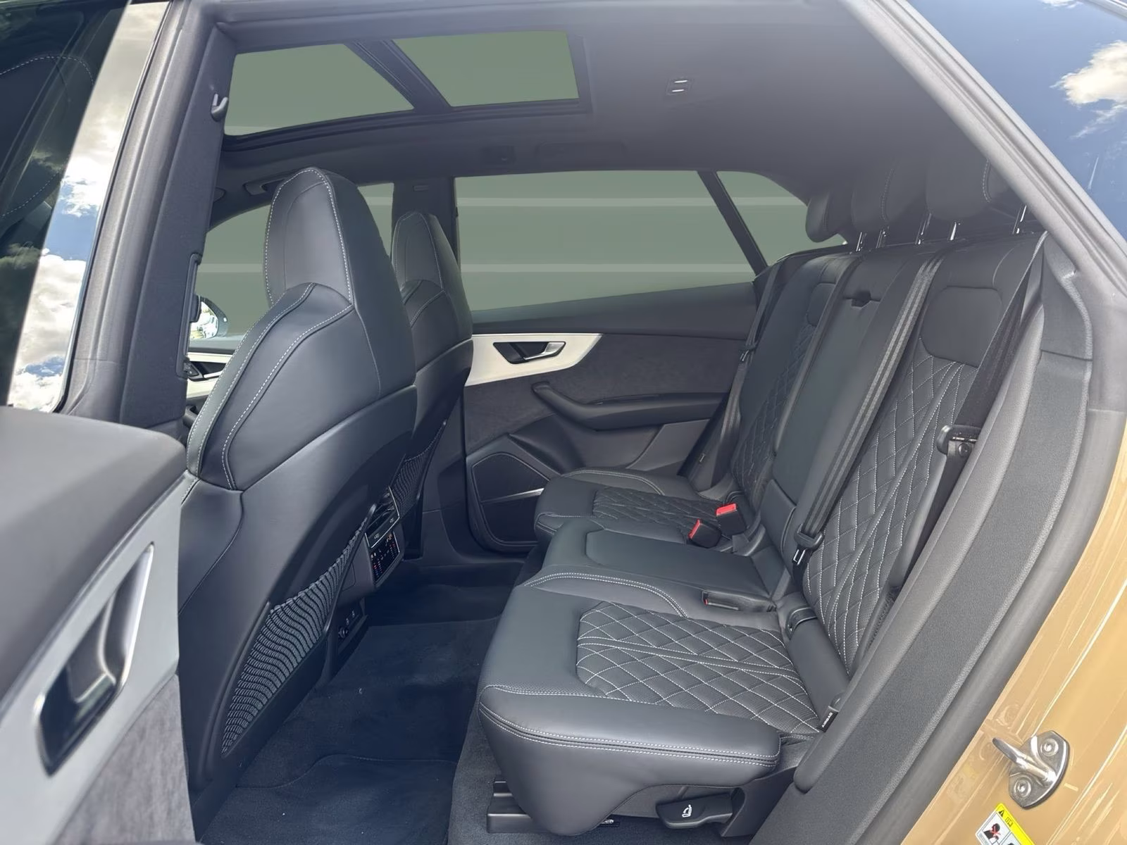 Audi Q8 TDI qu S line LASER Luft Pano AHK Allradlenk