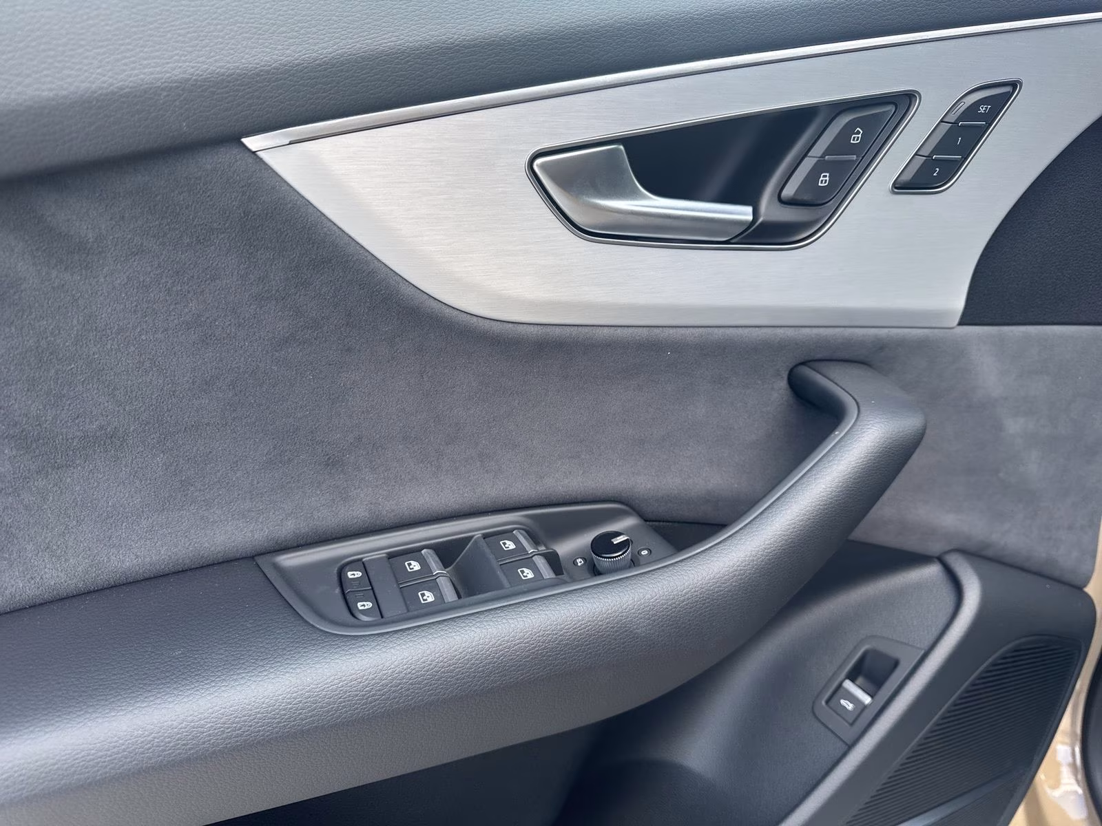 Audi Q8 TDI qu S line LASER Luft Pano AHK Allradlenk