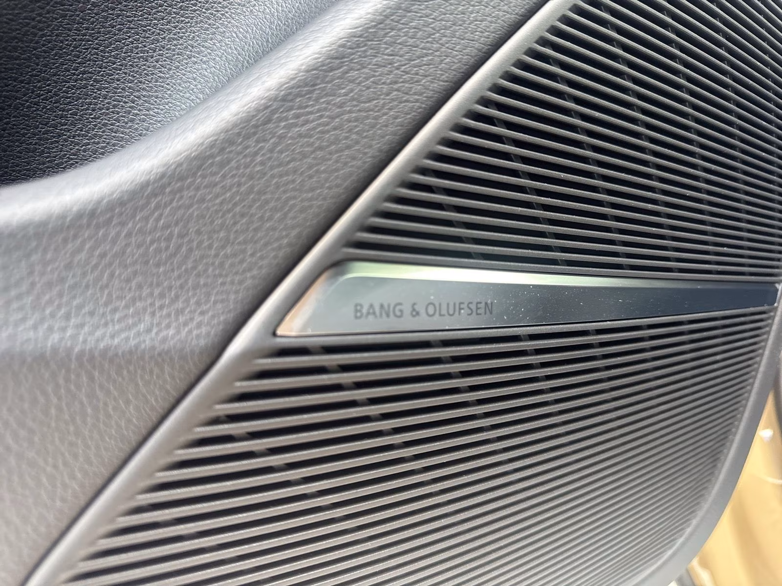 Audi Q8 TDI qu S line LASER Luft Pano AHK Allradlenk