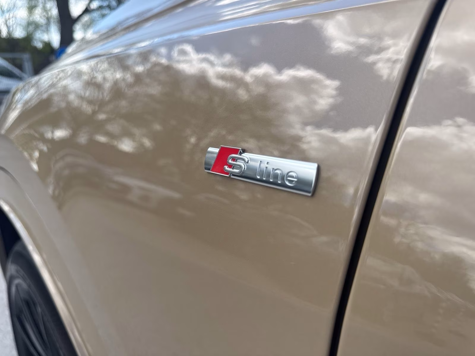 Audi Q8 TDI qu S line LASER Luft Pano AHK Allradlenk