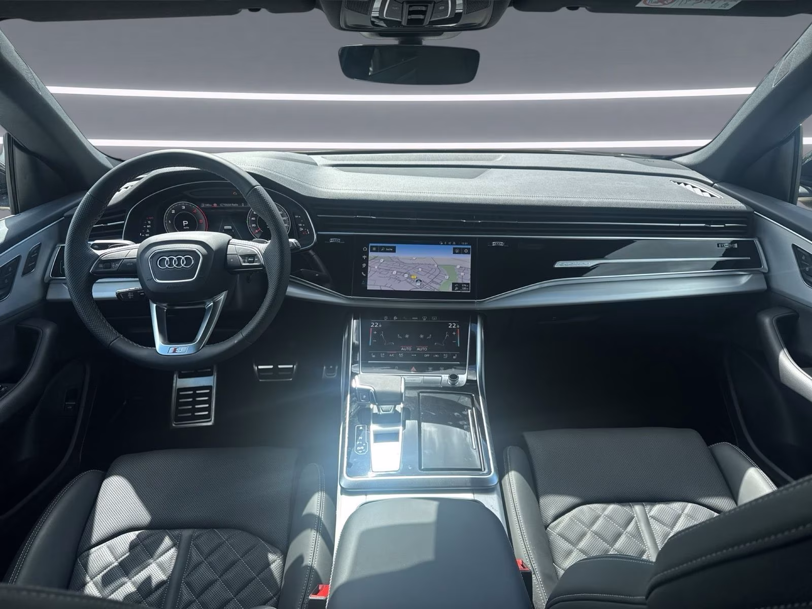Audi Q8 TDI qu S line LASER Luft Pano AHK Allradlenk