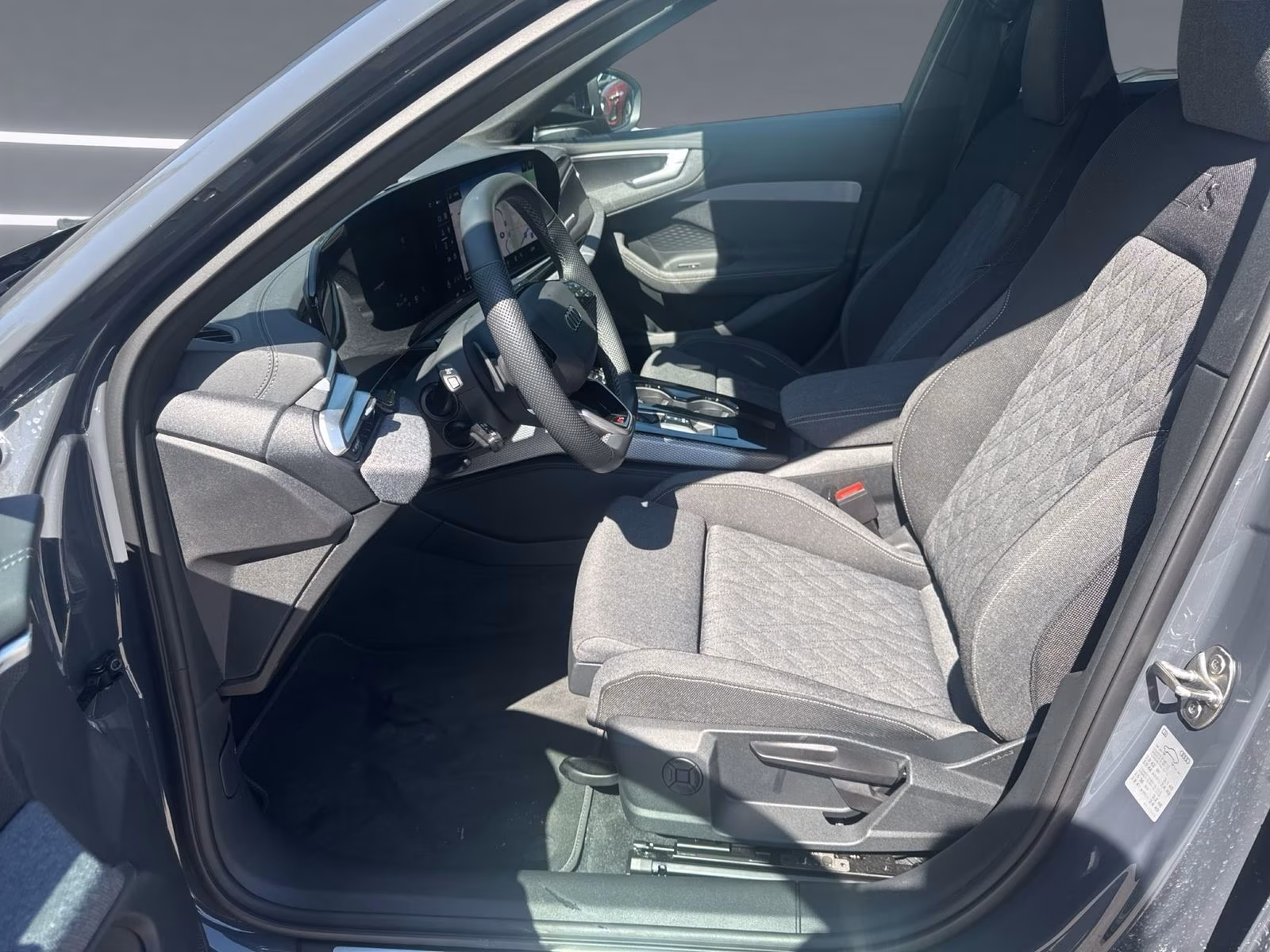 Limousine e-hybrid qu edition one Tech+ AHK