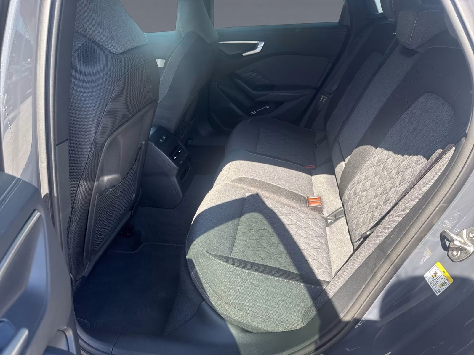 Limousine e-hybrid qu edition one Tech+ AHK