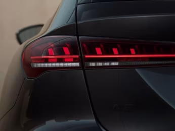 Avant e-hybrid qu LED KAMERA ACC PDC NAVI 19"