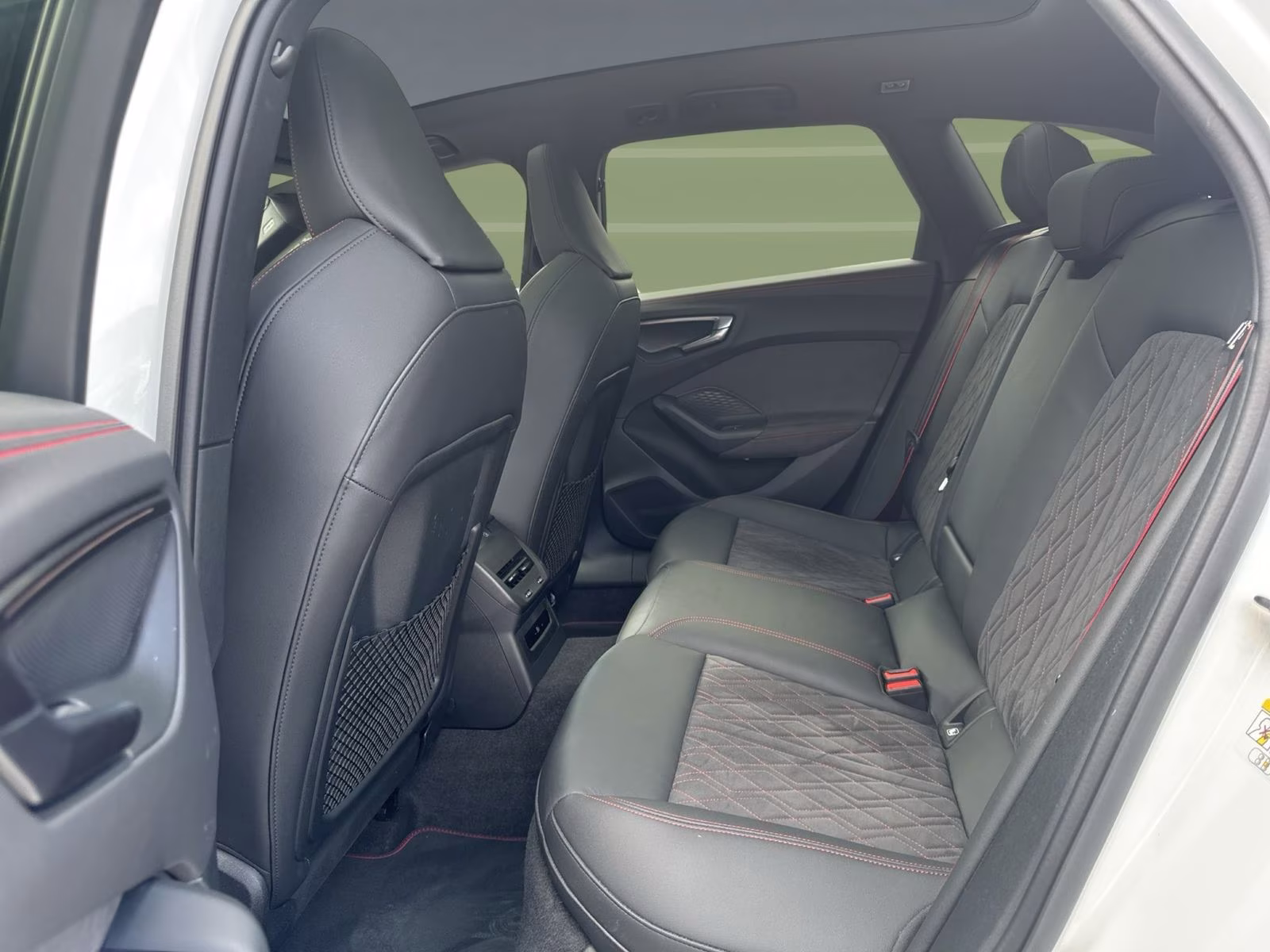 Avant e-hybrid qu S line Tech+ MATRIX Pano