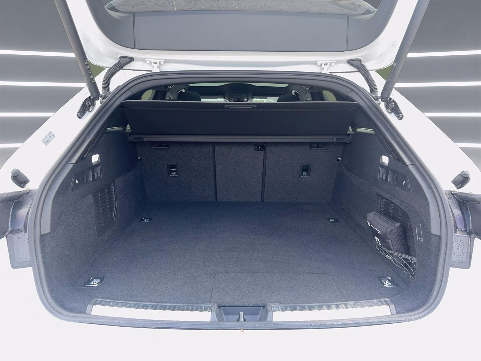 Avant e-hybrid qu S line Tech+ MATRIX Pano