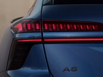 Avant TDI S line Tech+ MATRIX AHK Pano HuD