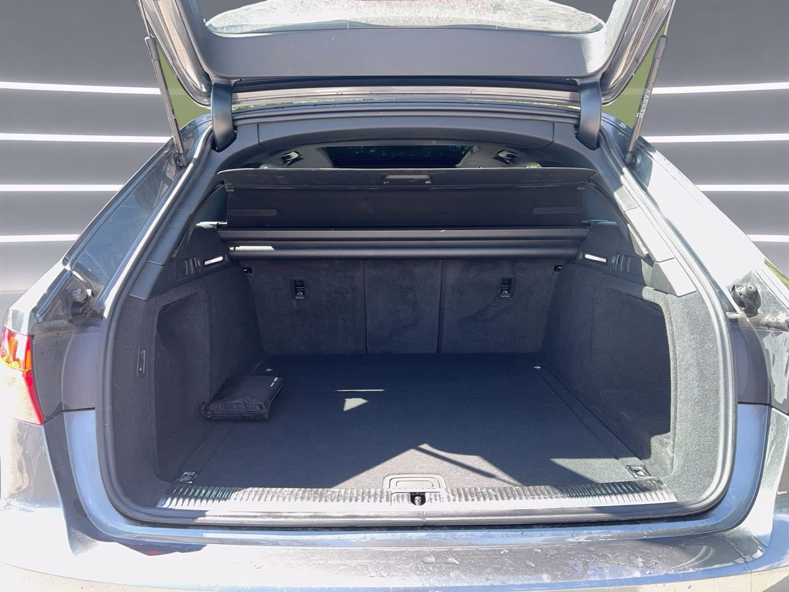 Avant 40 TFSI qu S line AHK PANO LED NAVI 18"