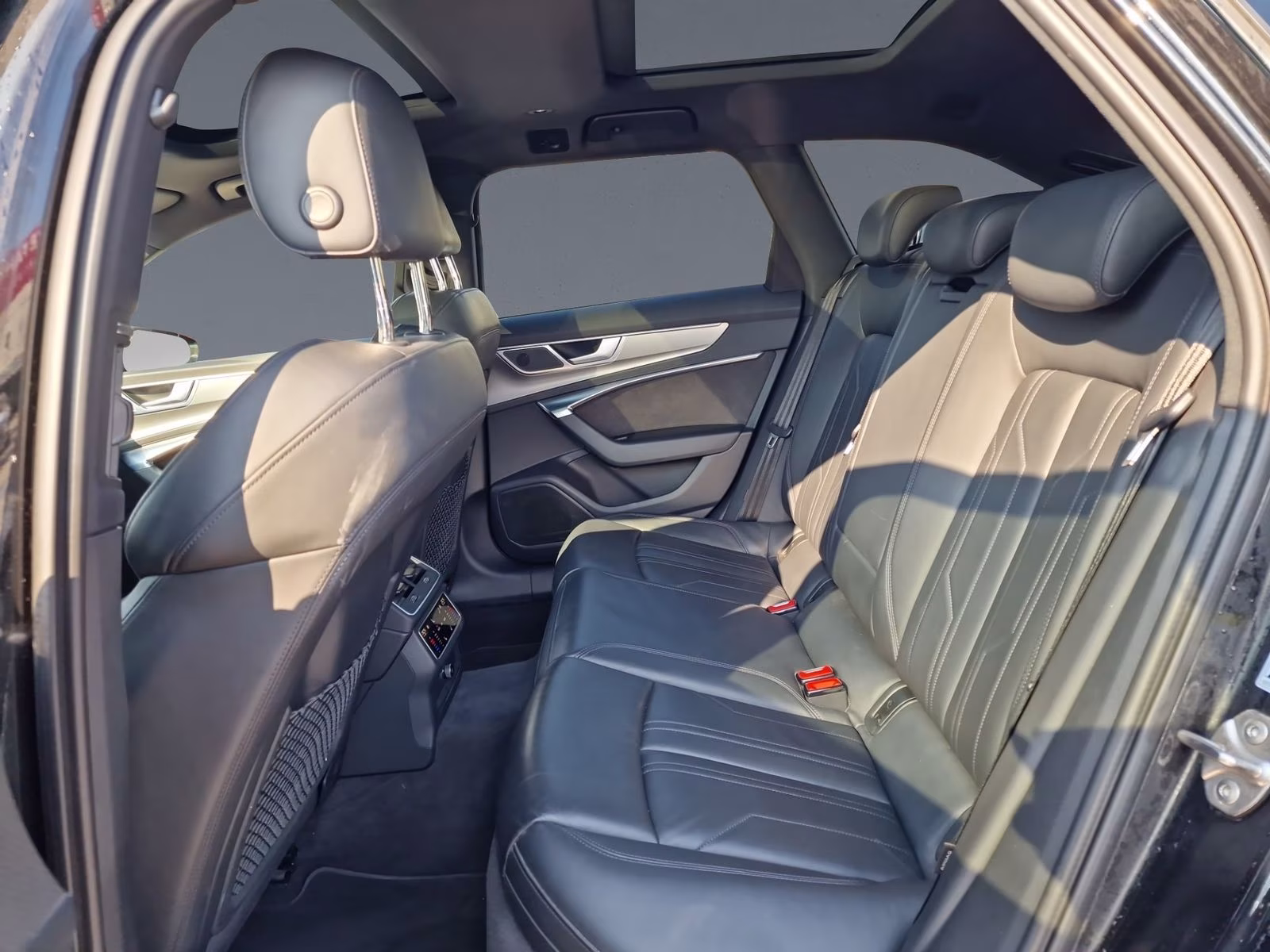 Avant 45 TDI qu Sport LED Luft AHK PANO KAM.