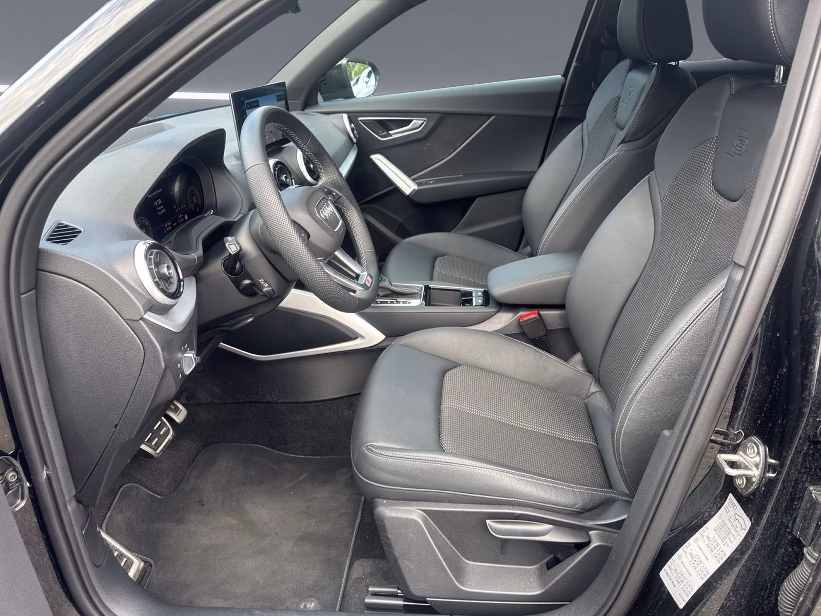 Audi Q2 40 TFSI qu S line MATRIX S-Sitz Kam. AHK 18"