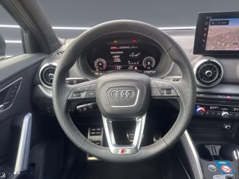 Audi Q2 40 TFSI qu S line MATRIX S-Sitz Kam. AHK 18"