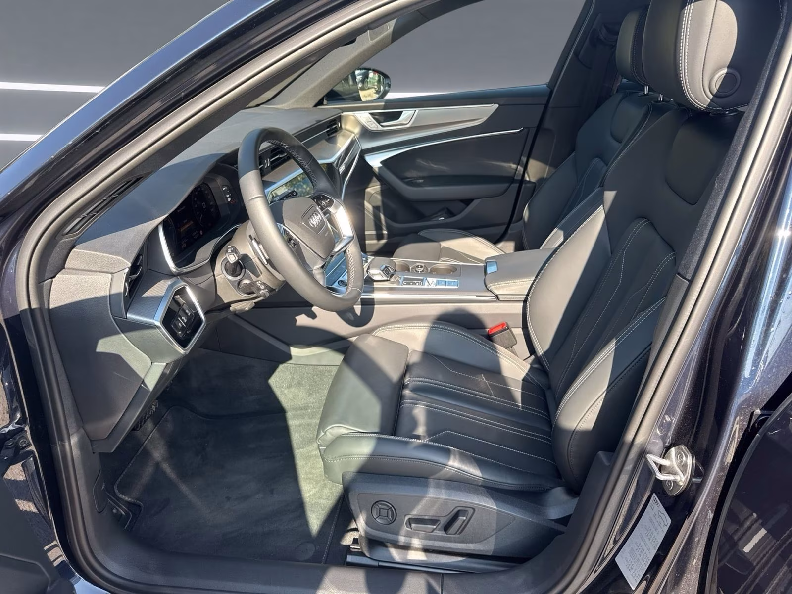 Avant 50 TFSI e qu advanced MATRIX AHK PANO