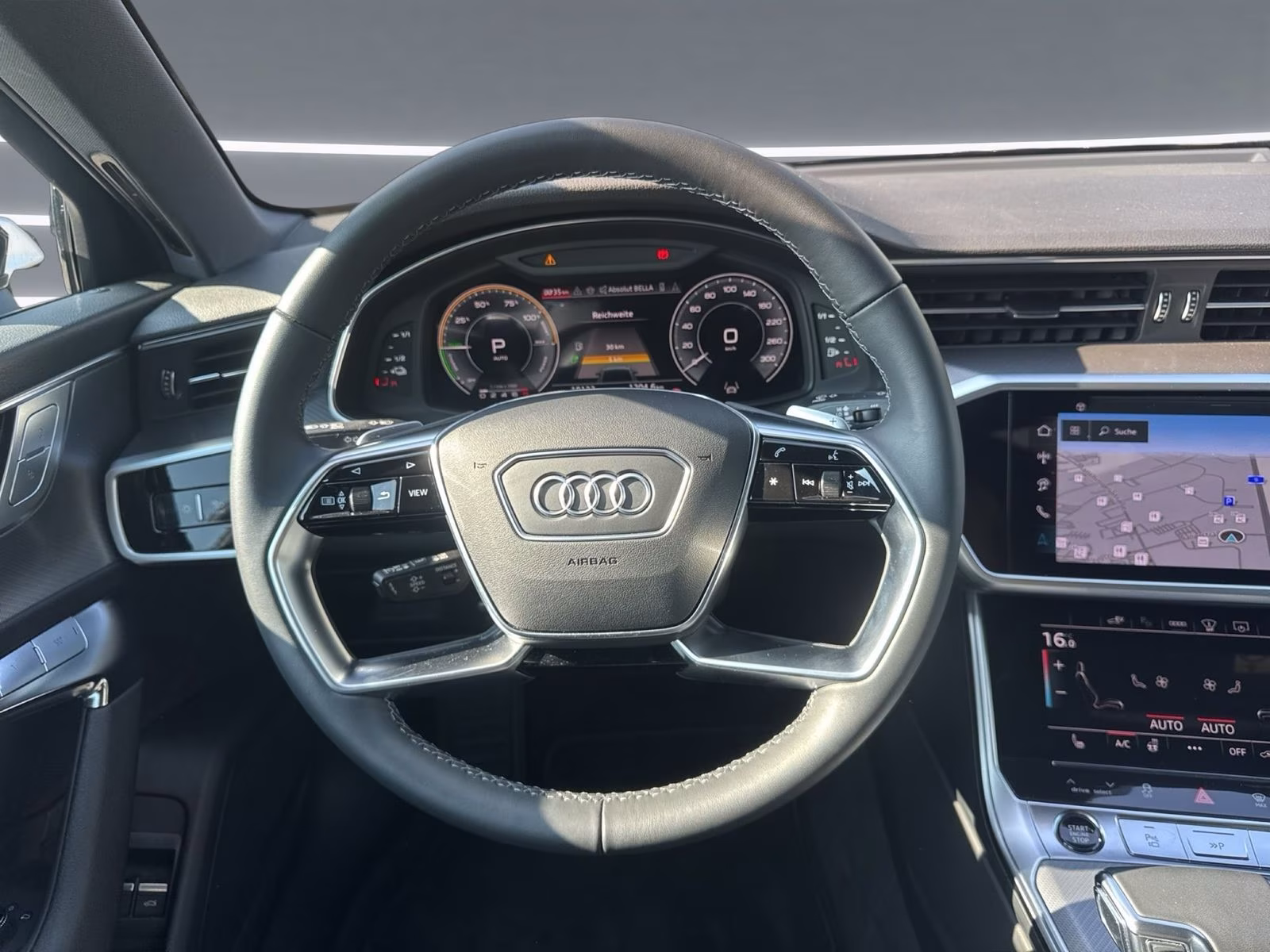 Avant 50 TFSI e qu advanced MATRIX AHK PANO