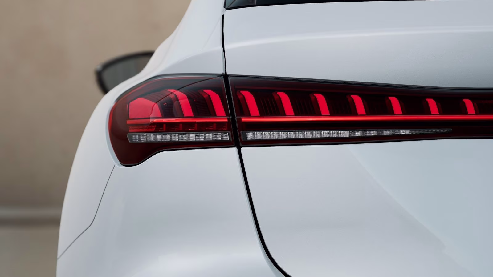 Avant TFSI S line Tech AHK LED Kamera PDC 19"