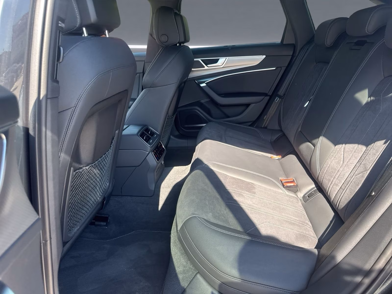 Avant 50 TFSI e qu advanced AHK HD-MATRIX 19"